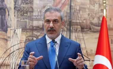 وزير الخارجية التركية في مهمة صعبة التحقيق 