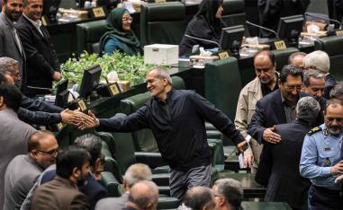 Pezeshkian's 19 ministers approved by parliament