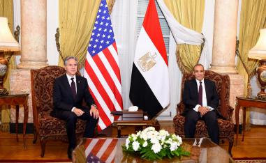 التزام واشنطن لتعزيز التعاون بين البلدين