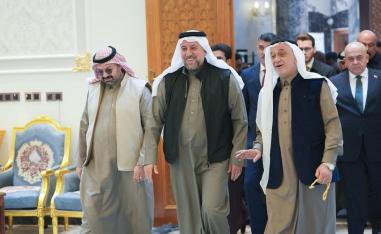 ترحيب السنّة بسقوط الأسد يتقاطع مع مخاوف الشيعة من توسع الحرب للعراق