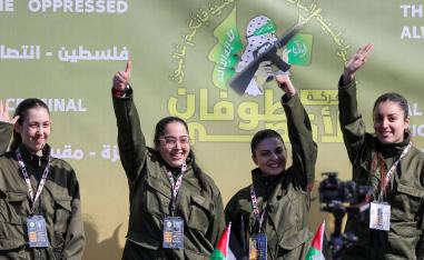 مجندات إسرائيليات تم اطلاق سراحهن من غزة
