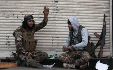 مقاتلون من هيئة تحرير الشام في حمص