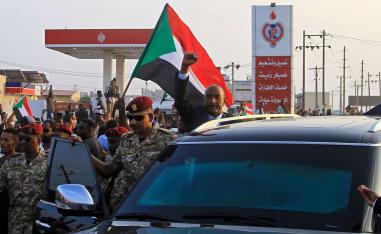 البرهان يدخل في أزمة مع العديد من دول الجوار