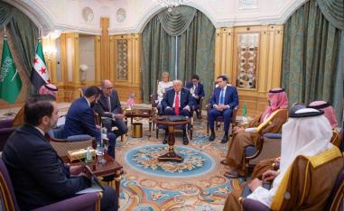 اللقاء يمنح الشرع فرصة لازالة تهم بالارهاب ارتبطت باسمه لسنوات