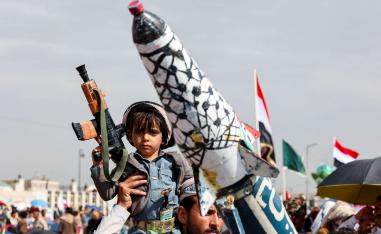 الحوثيون يربطون وقف هجماتهم بانهاء حرب غزة