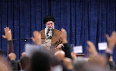خسارة قادة بارزين تُربك خامنئي