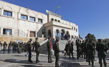 السلطات الجزائرية تواجه اتهامات باستخدام القضاء لترهيب النقابات 