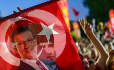 أنصار أوغلو يرون فيه فرصة لتغيير الوضع القائم 