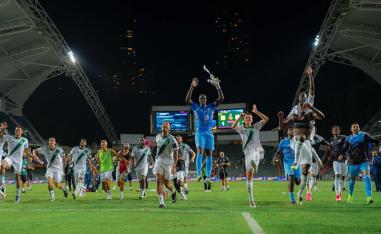 الأهلي يواصل تألقه
