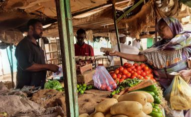 السودانيون يتحملون أعباء حرب عبثية  