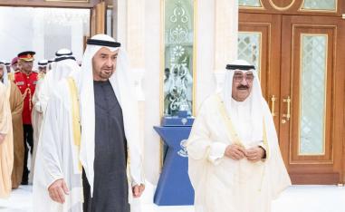 استقبار حار لرئيس الإمارات خلال أول زيارة له إلى الكويت 