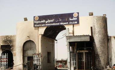 جرت محاولات لاعادة ترميم المطار