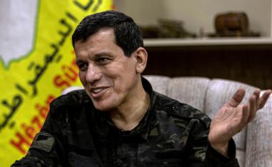 قسد تحاول تثبيت موقعها في أي صيغة قادمة لسوريا