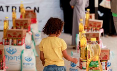 اليمنيون يدفعون ثمن التضييق الحوثي على العمل الإغاثي 