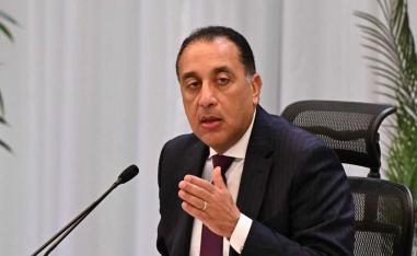 الحكومة المصرية تبدو  كأنها لا تعبأ بما يدور خارجها من ضجيج