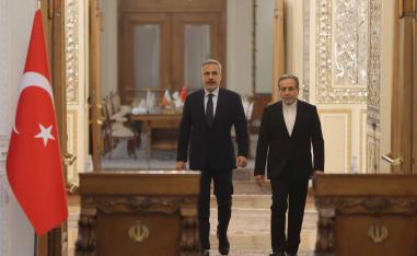 In contact with Iran and US to de-escalate tensions