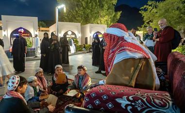 تفاعل لافت من الأطفال مع الحكواتي