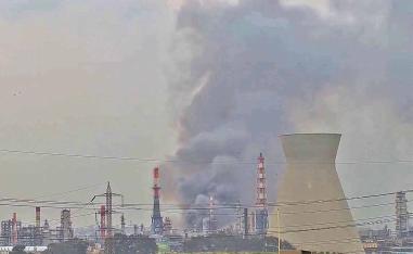 Haifa oil refinery hit by Iran 