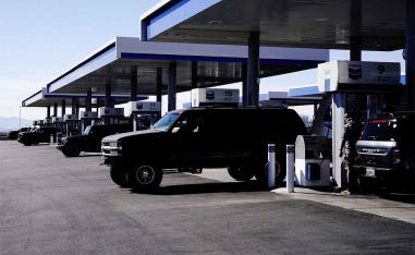 The rise in gas prices caused by the war has created a dilemma for Trump's Republican Party