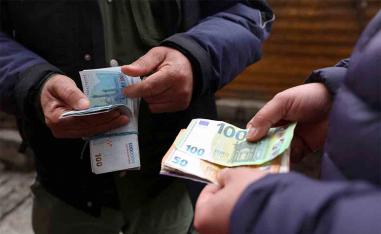 The ceasefire has prompted a rush for the hard currency