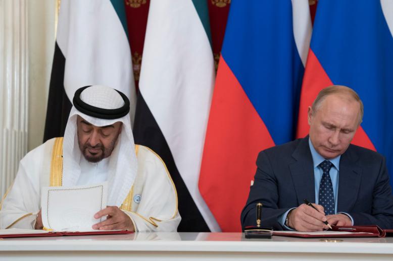الرئيس الروسي فلاديمير بوتين وولي عهد أبوظبي الشيخ محمد بن زايد ال نهيان