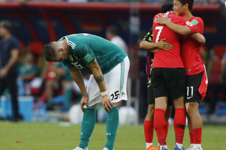 الكوريون يحتفلون يالفوز على المانيا في مونديال روسيا