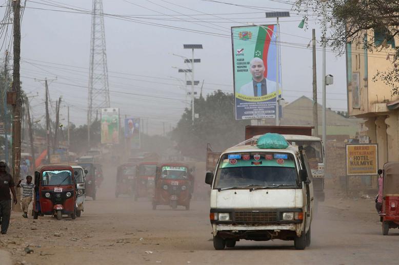 Somali authorities accuse Mukhtar Robow of bringing Islamist militants and weapons back to Baidoa