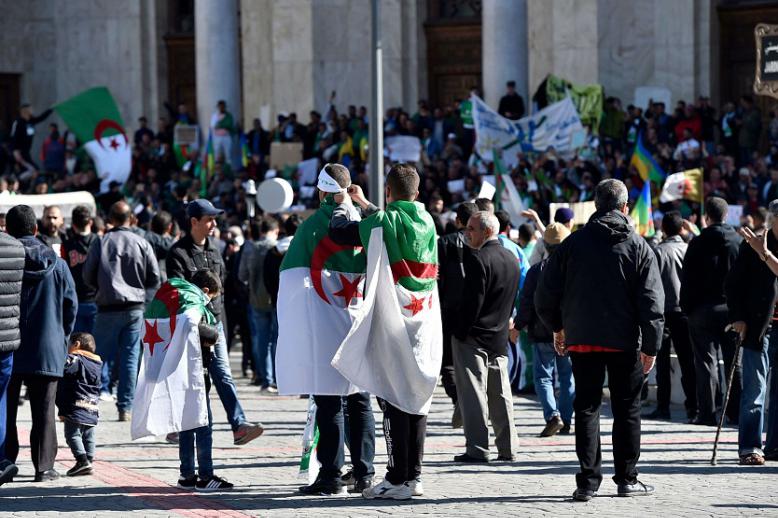 المتظاهرون الجزائريون