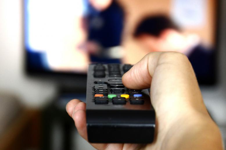 مشاهدة التلفاز