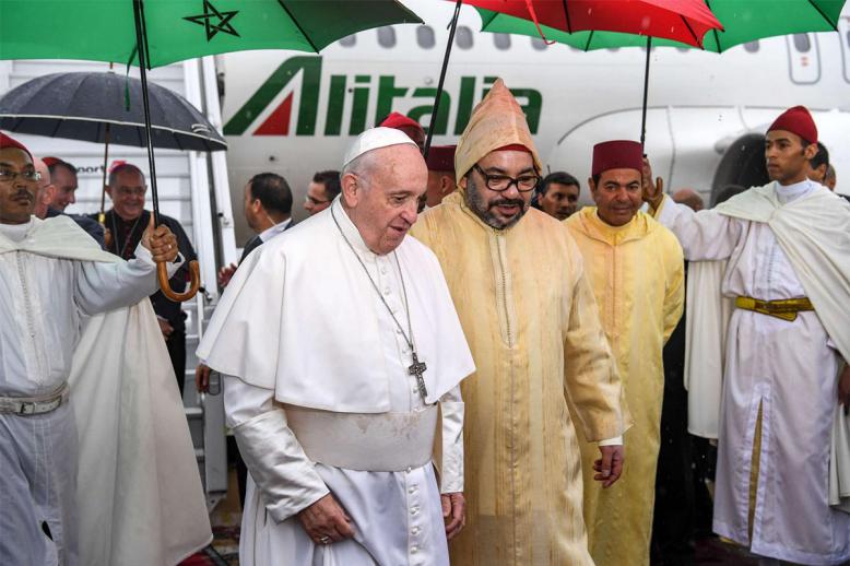Pope Frasncis meets the commander of the faithful