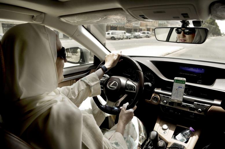 سعودية تشتغل مع تطبيق كريم المملوك لاوبر لنقل الركاب