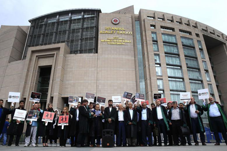 حملة تطهير غير مسبوقة شنها أردوغان ضد المحامين والقضاة منذ انقلاب 2016