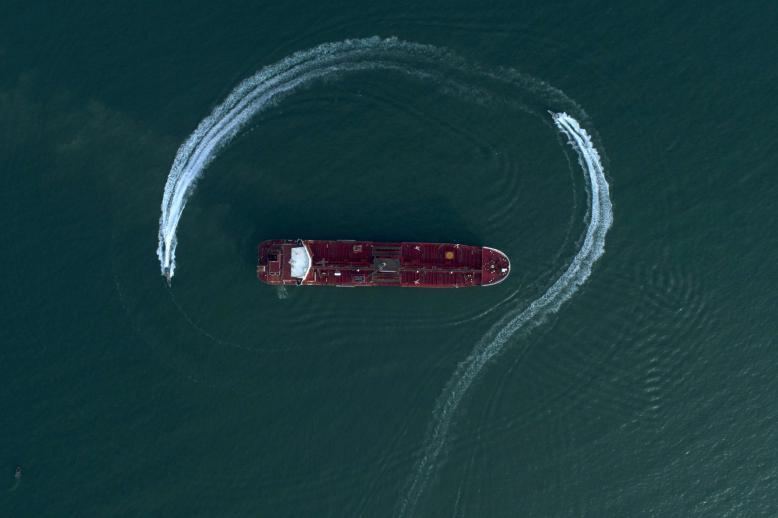 Guards boats were patrolling the Gulf to control traffic and detect illicit trade