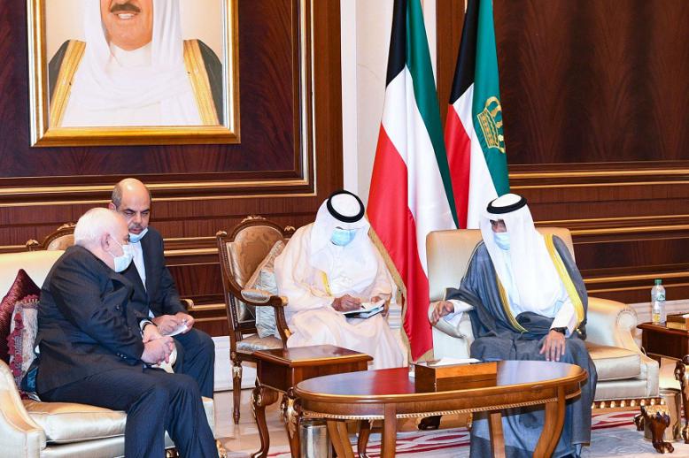 أمير الكويت الشيخ نواف الأحمد الصباح ووزير الخارجية الإيراني محمد جواد ظريف