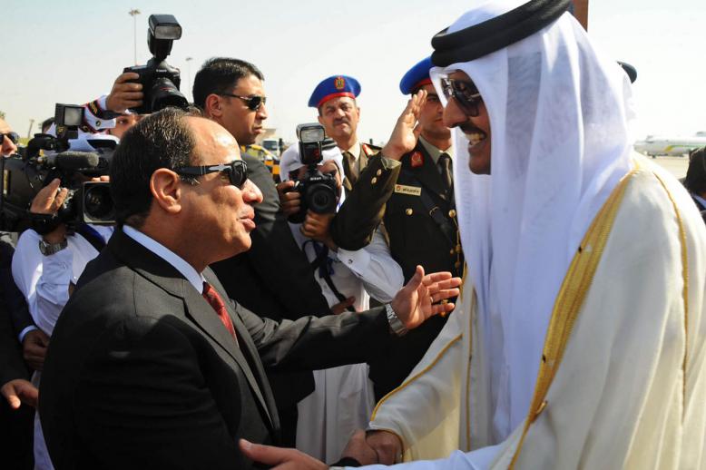 الرئيس المصري عبدالفتاح السيسي يستقبل أمير قطر الشيخ تميم بن حمد في شرم الشيخ (2015)