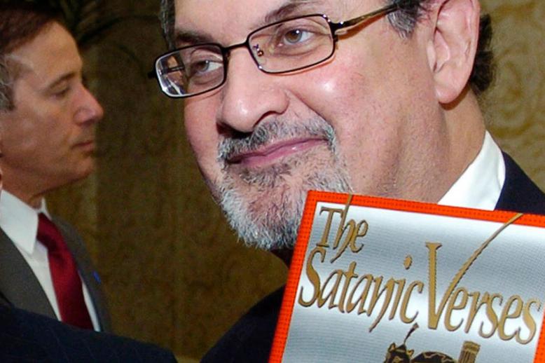 ثلاث طبعات من "آيات شيطانية" تتصدر مقياس مبيعات الكتب في أمازون
