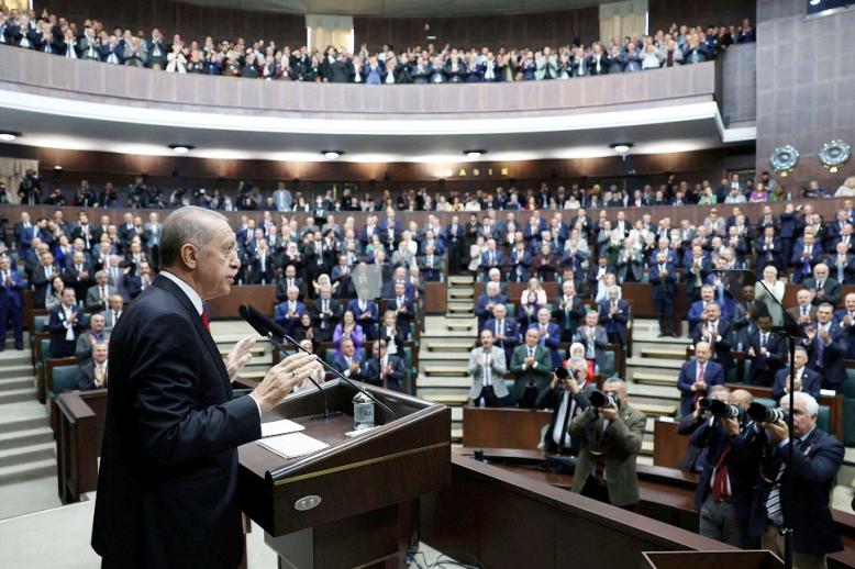 أردوغان يعدل بوصلته صوب الخزان الانتخابي لحزب موال للأكراد يتهمه بالإرهاب! 