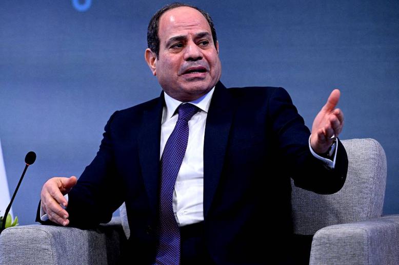 السيسي يؤكد أن مشاريعه ليست مسؤولة عن التراجع الاقتصادي في البلاد
