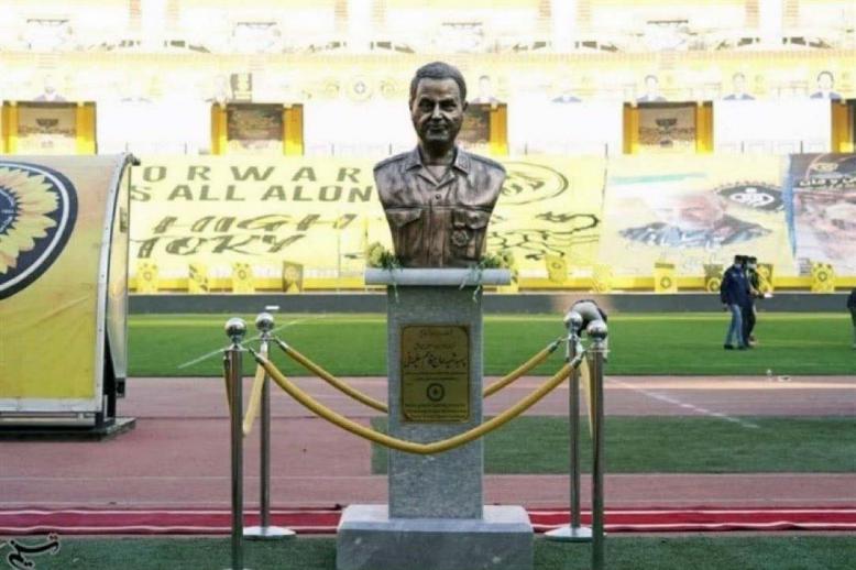 Commander Qasem Soleimani's statue