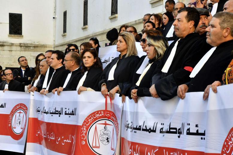 المحامون يتهمون السلطة باستهدافهم