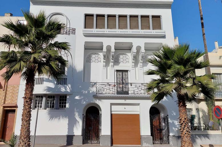While palms are aesthetically pleasing, they do not provide the same environmental benefits, walkable streets, or lower ambient temperatures as hardwood shade trees
