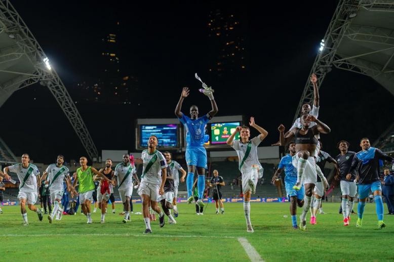 الأهلي يواصل تألقه
