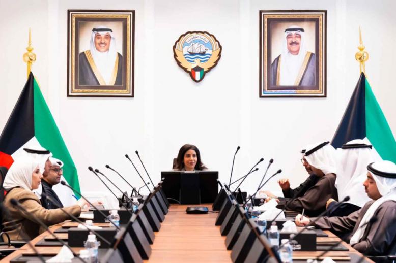Kuwait’s Minister of Public Works Noura al-Mashaan presides over the 39th meeting of the Ministerial Committee for Monitoring the Implementation of Major Projects. 
