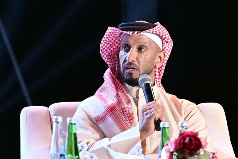 ثقة القيادة الإماراتية في الشيخ عبدالله تعكس رؤية راسخة في التجديد والتطوير
