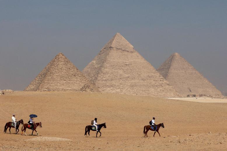 الكتاب توثيق لخمسة عقود من صناعة القرار السياحي في مصر