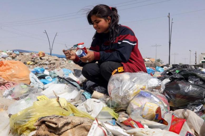 ثروة في باطن الأرض وفقر فوقها 