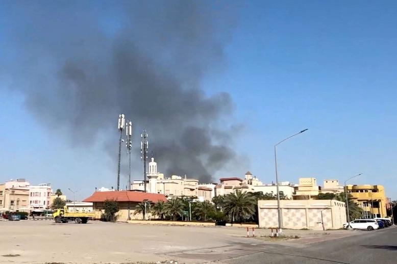 مقتل طفلة في الكويت متأثرة بإصابتها جراء سقوط شظايا