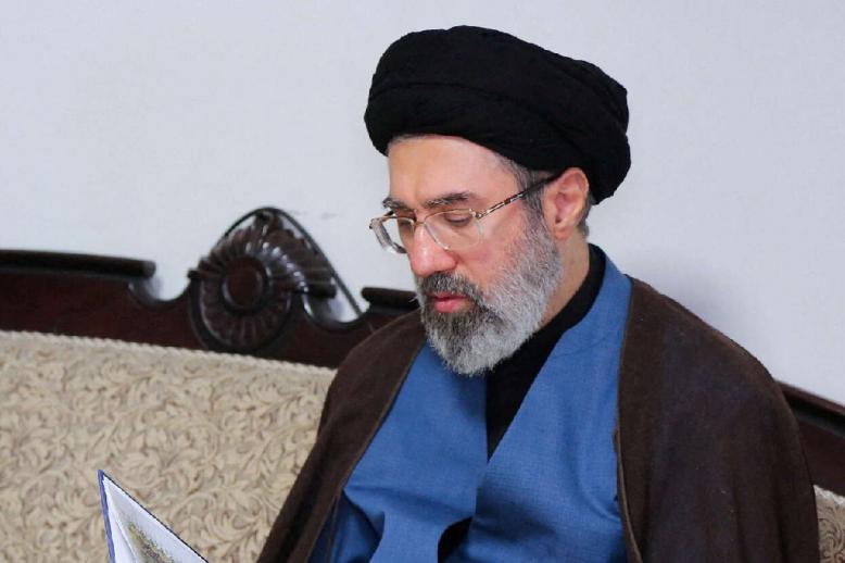 مجتبى خامنئي سيواجه تحديات كبيرة في حال بقي النظام
