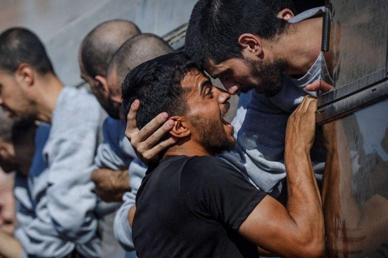 الأسرى الفلسطينيون 