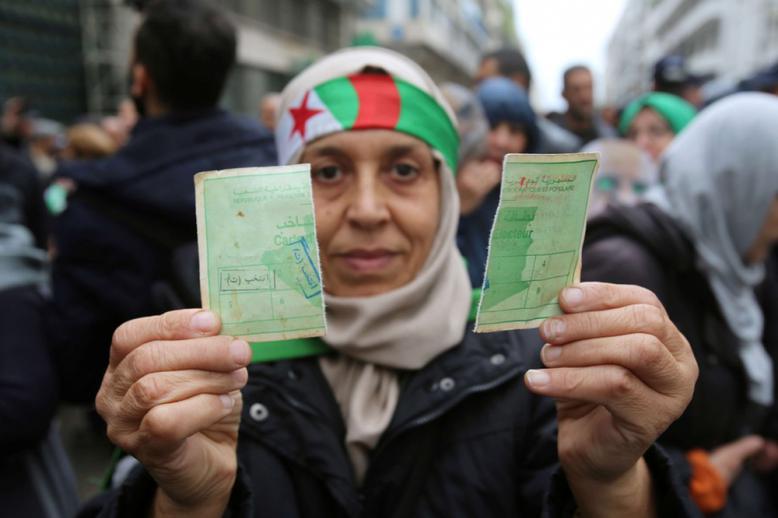 المرأة الجزائرية ترفض التراجع عن حقوقها السياسية